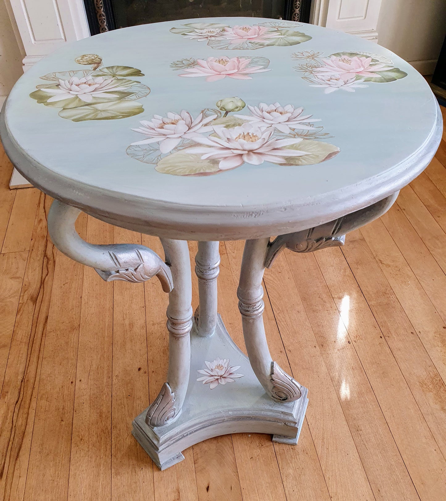 Swan Table