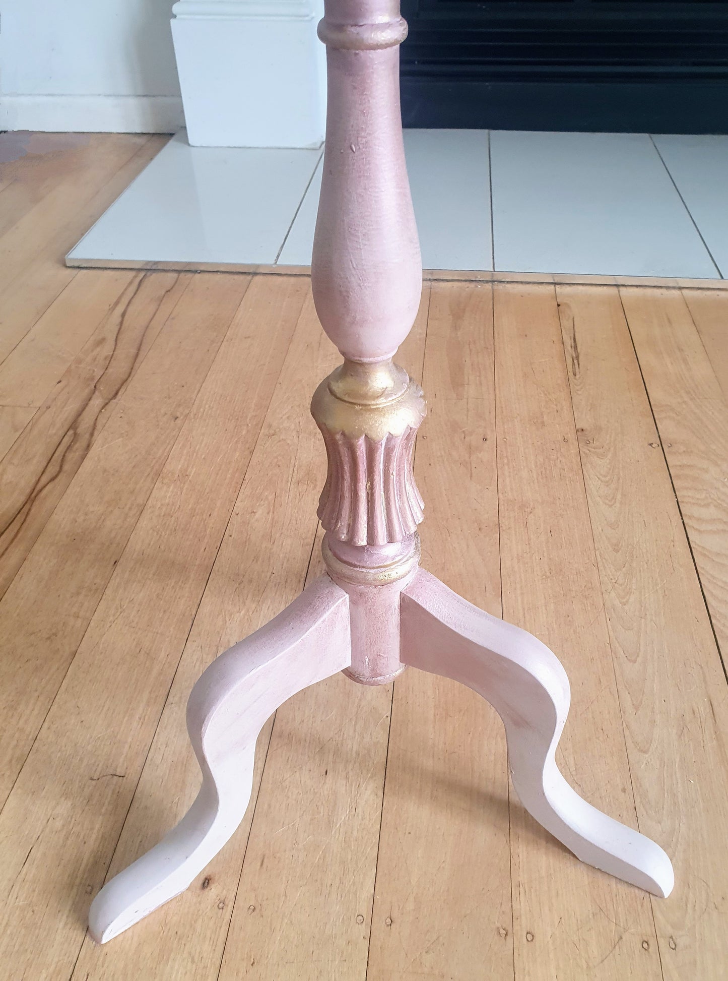 Pheasants floral table