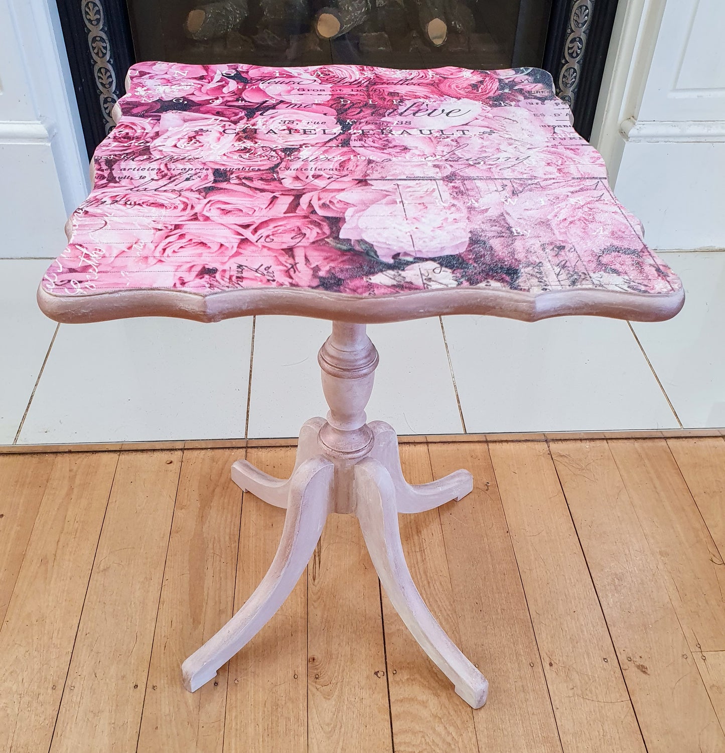 Pink Roses Pedestal Table
